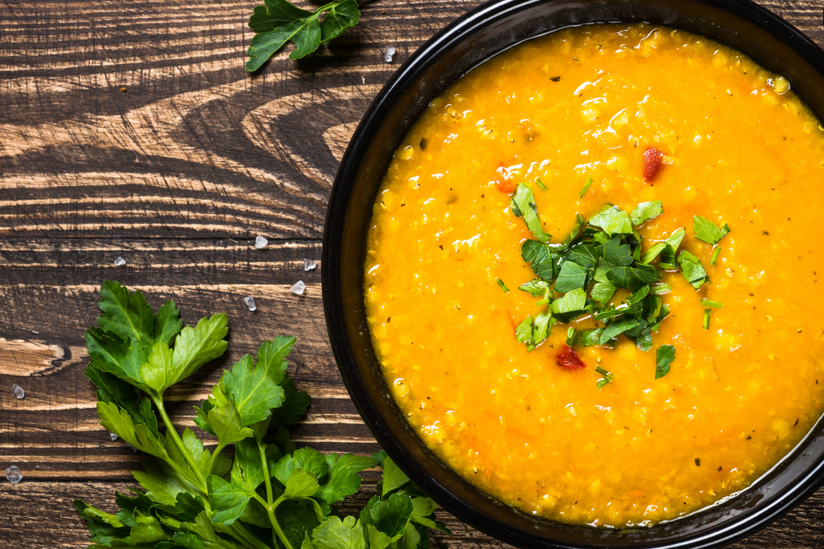 Vol vitaminen, vezels en antioxidanten: linzensoep met wortel